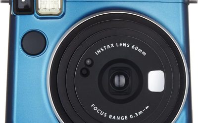 Test du Fujifilm Instax Mini 70 bleu : l’appareil photo instantané en action