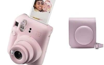Test Fujifilm instax Mini 12 : l’appareil instantané tout-en-un rose fleuri