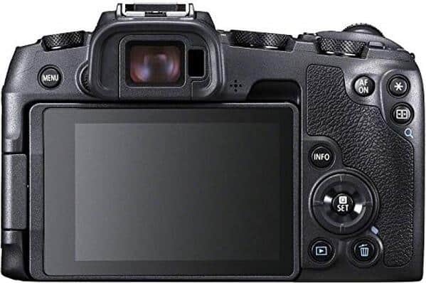 Découvrez notre analyse approfondie de l'EOS RP, un appareil photo hybride compact et performant. Explorez ses caractéristiques, avantages et l'utilisation de la bague d'adaptation pour optimiser votre expérience photographique.