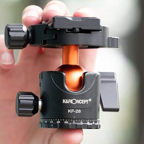 Découvrez notre test complet de la rotule ball K&F Concept 360° pour trépied et caméra : performance, stabilité et polyvalence pour vos prises de vue professionnelles. 