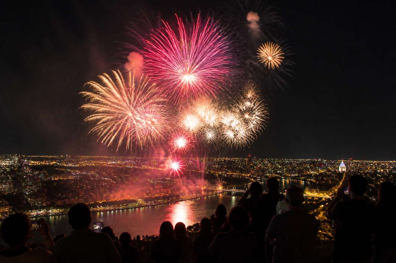 Composer une image de feu d&rsquo;artifice qui raconte quelque chose