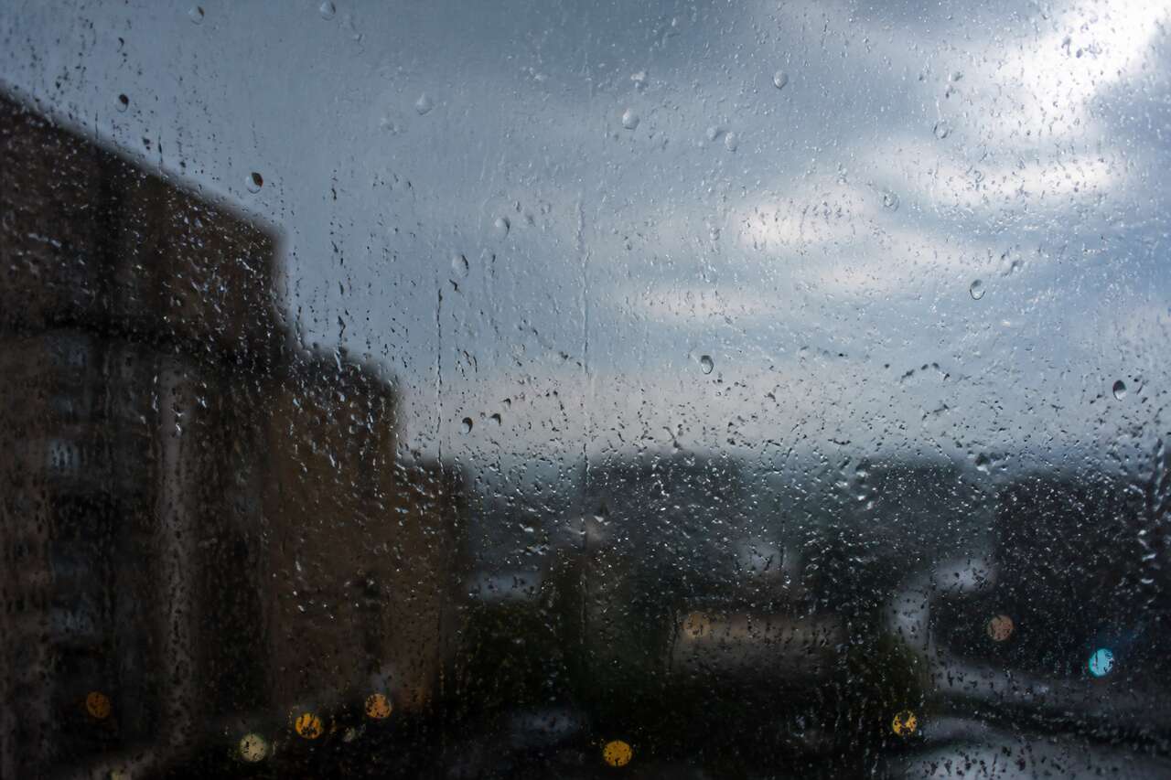 Décider de ce que vous voulez montrer: pluie visible, ambiance ou récit Décider de ce que vous voulez montrer: pluie visible, ambiance ou récit